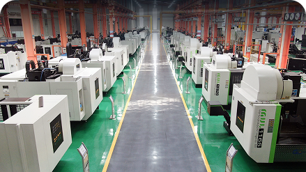 Группа фрезерных и токарных станков с ЧПУ